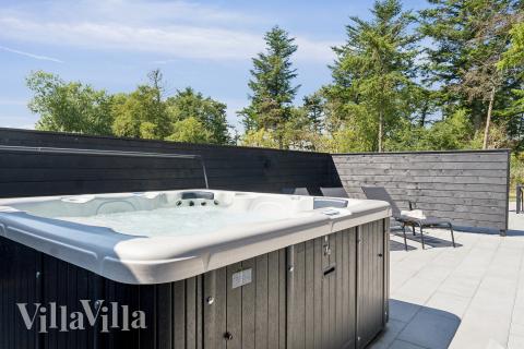 Nyd varmen i spaen i luksushus nr. 616 i Fyn og øer