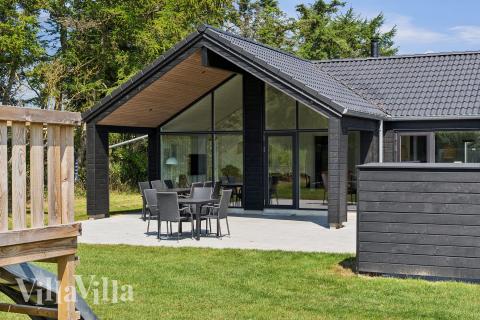 Flot sommerhus nr. 616 med god plads til op til 16 personer