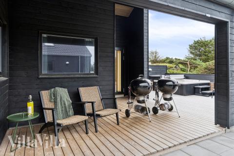 Luksushus nr. 659 har en dejlig terrasse med gode havemøbler til 20 personer.