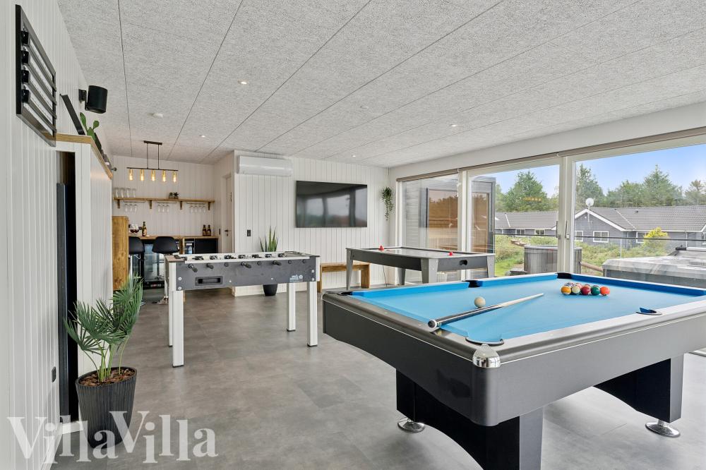 Ud over de mange timer, man kan bruge i husets pool-afdeling, så byder luksushus 686 også på billard/bordtennis og dart