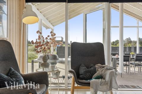 Sofaen i luksushus 292 i Vestjylland indbyder til brætspil eller at se en film sammen.