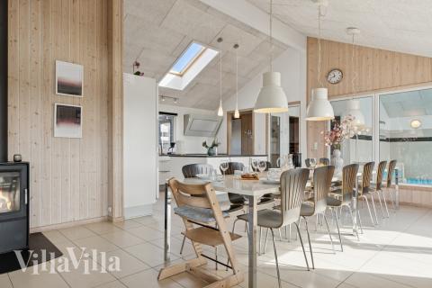 Det store lyse opholdrum i luksushus nr. 292 til 18.