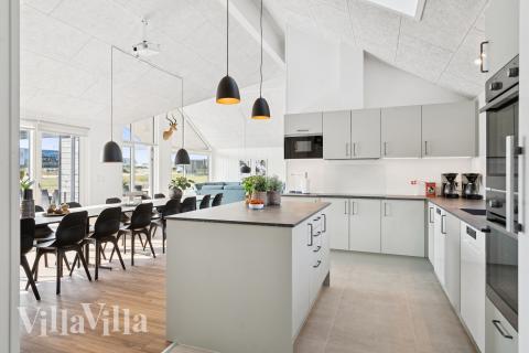 Velindrettet køkken i luksushus nr. 696 i Fyn og øer.