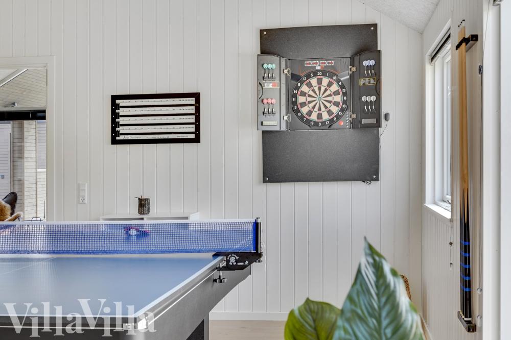Ud over de mange timer, man kan bruge i husets pool-afdeling, så byder luksushus 900 også på billard/bordtennis og dart