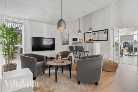 Aktivitetsrum i luksushus nr. 906 med 7 soveværelser og plads til 18 personer.