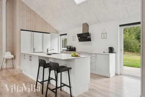 Køkkenet i luksushus nr. 387 er udstyrret, så I let kan lave mad til 24 personer.