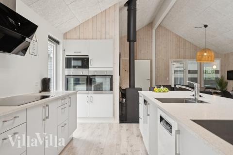 Køkkenet i luksushus nr. 387 er godt indrettet.