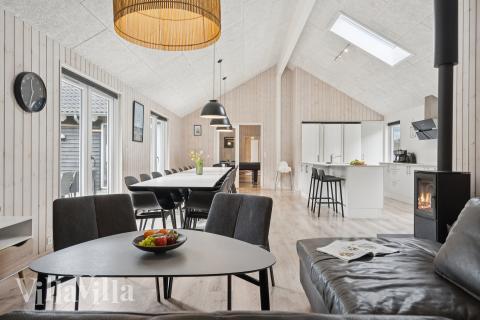 Sofaen i luksushus 387 i Vestjylland indbyder til brætspil eller at se en film sammen.