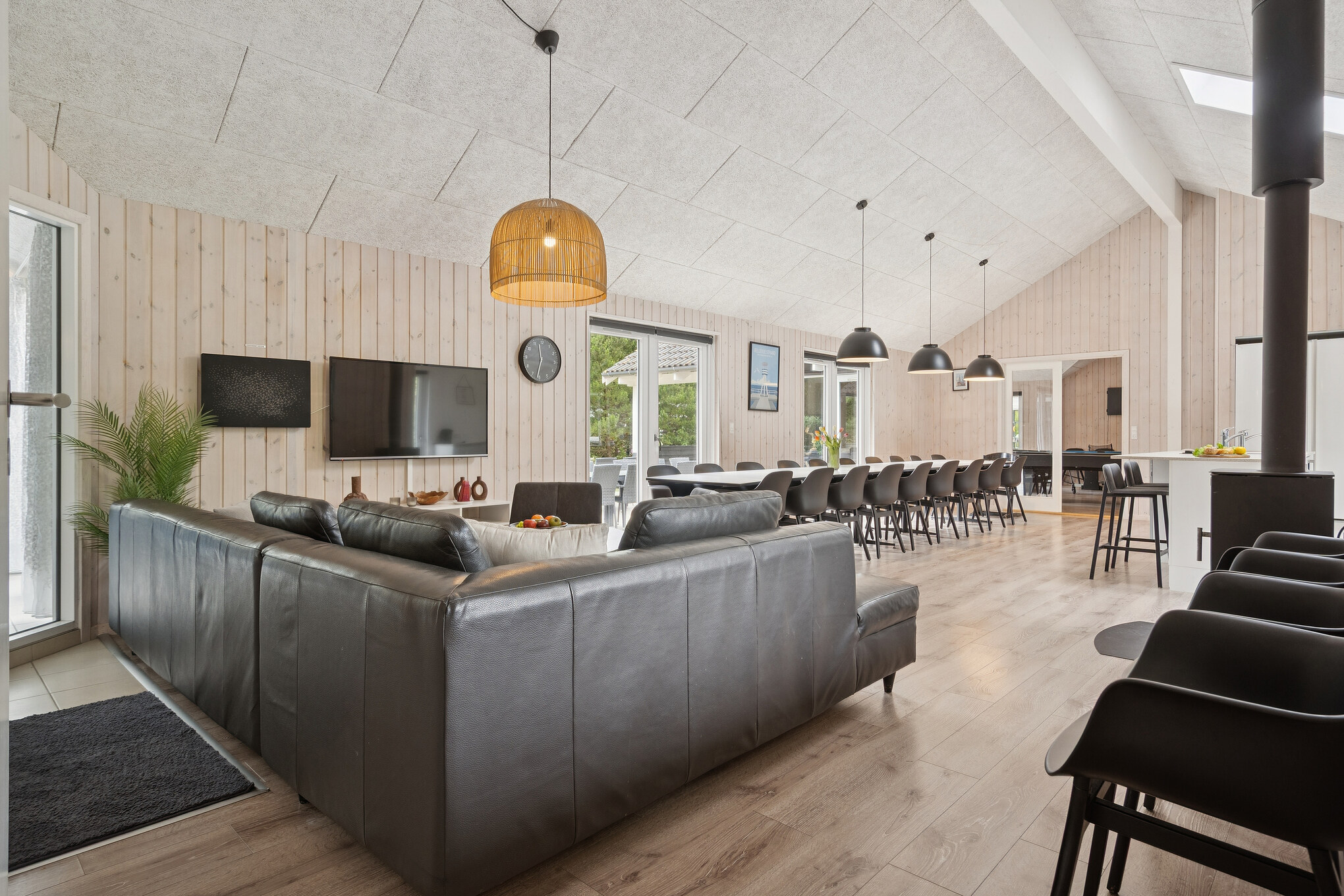 Der er mulighed for hygge i sommerhusets sofaarrangement, når I besøger luksushus nr. 387