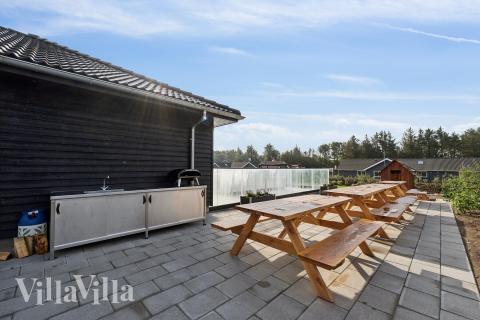 Luksushus nr. 686 har en dejlig terrasse med gode havemøbler til 36 personer.