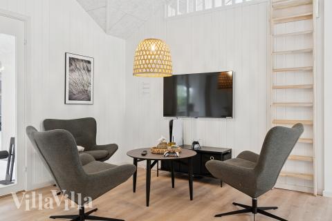 Luksushus 697 til 20 personer byder på et stort aktivitetsrum med bl.a. billard og dart