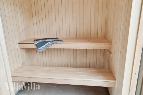 Nyd varmen i saunaen i luksushus nr. 697 til 20 personer
