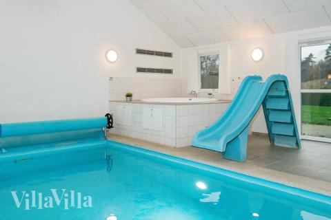 Den lækre pool i luksushuse nr. 223 til 18 personer