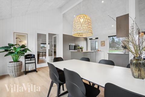 Det store lyse opholdrum i luksushus nr. 911 til 20.