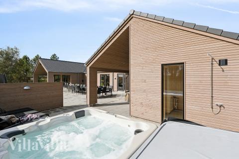 Luksushus nr. 699 byder bl.a. på et dejligt spabad