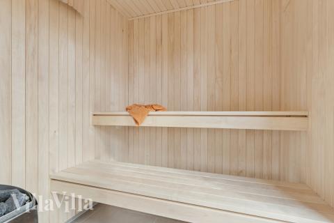 Nyd varmen i saunaen i luksushus nr. 699 til 26 personer