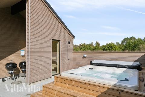 Der er spabad og 10 soveværelser i luksushus nr. 699.