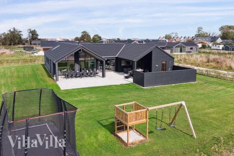 Dette skønne poolhus nr. 655 med plads til 14 personer ligger i Fyn og øer