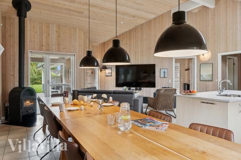 Det store lyse opholdrum i luksushus nr. 222 til 18.