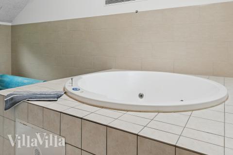 Nyd varmen i spaen i luksushus nr. 222 i Lolland/Falster/Møn