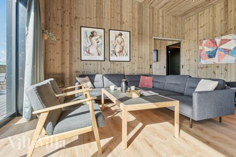 Sofahjørnet i luksushus 925 i Limfjorden.