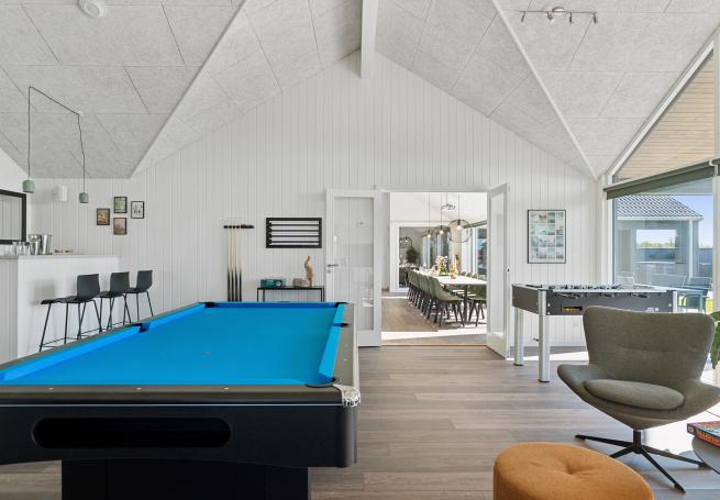 Ud over de mange timer, man kan bruge i husets pool-afdeling, så byder luksushus 673 også på billard/bordtennis og dart