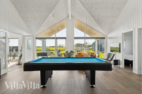 Dyst i sommerhusets aktivitetsrum, når I besøger luksushus nr. 673 i Fyn og øer.