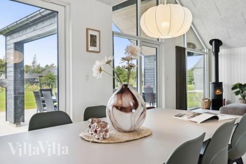 Opholdsrum med plads til 14 i luksushus nr. 698.