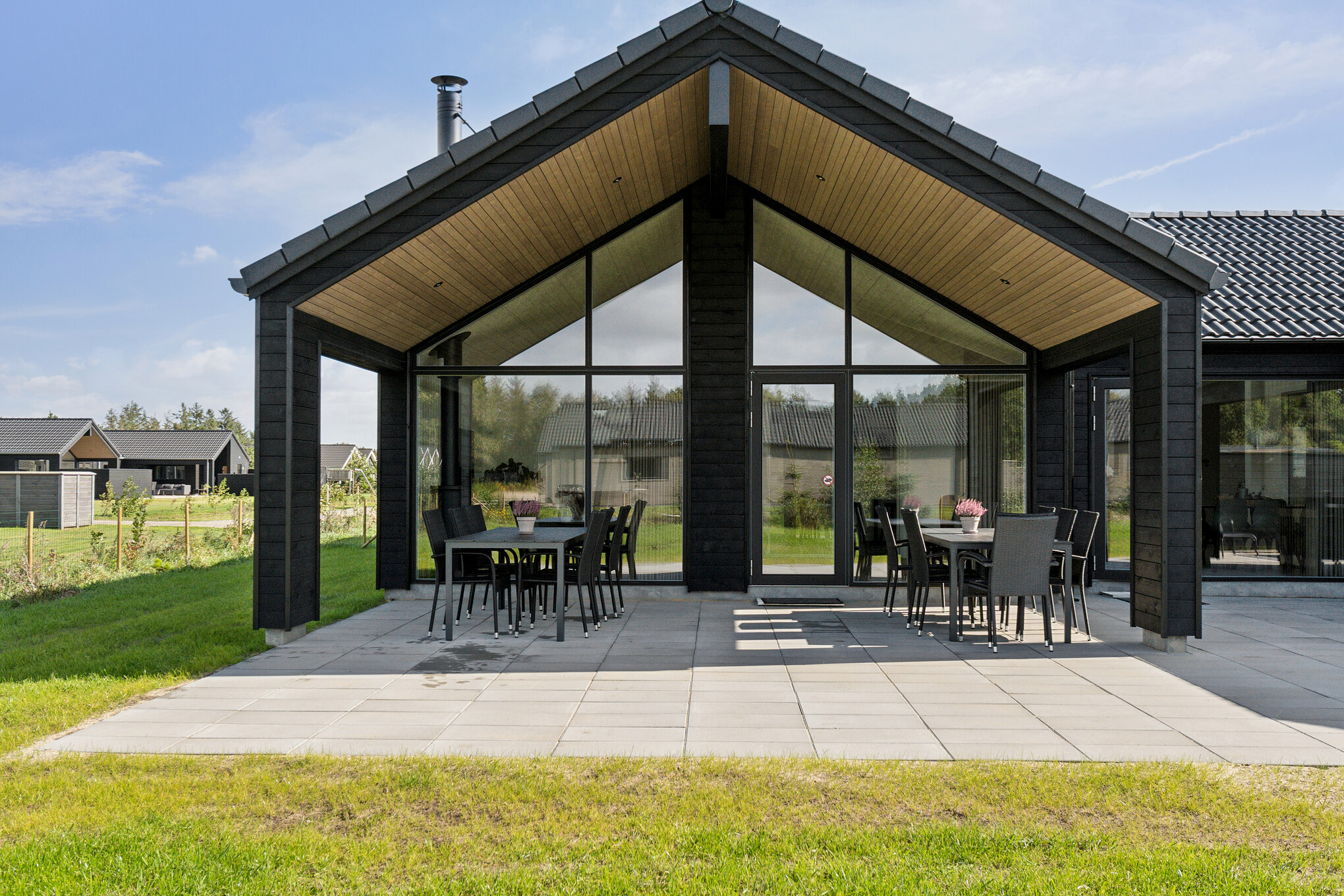 Stor terrasse ved luksushus nr. 698 i Vestjylland.