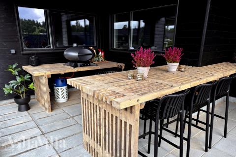 Luksushus nr. 698 har en dejlig terrasse med gode havemøbler til 14 personer.