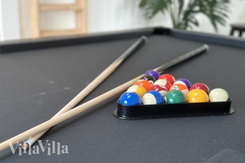 Aktivitetsrum i luksushus nr. 698 med 5 soveværelser og plads til 14 personer.