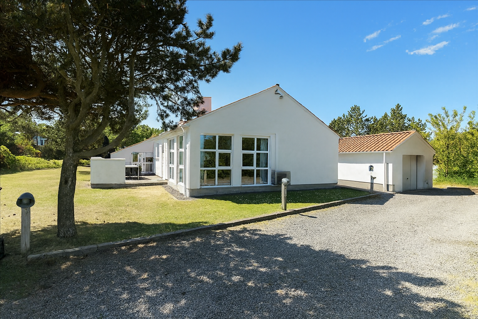 Flot sommerhus nr. 926 med god plads til op til 14 personer