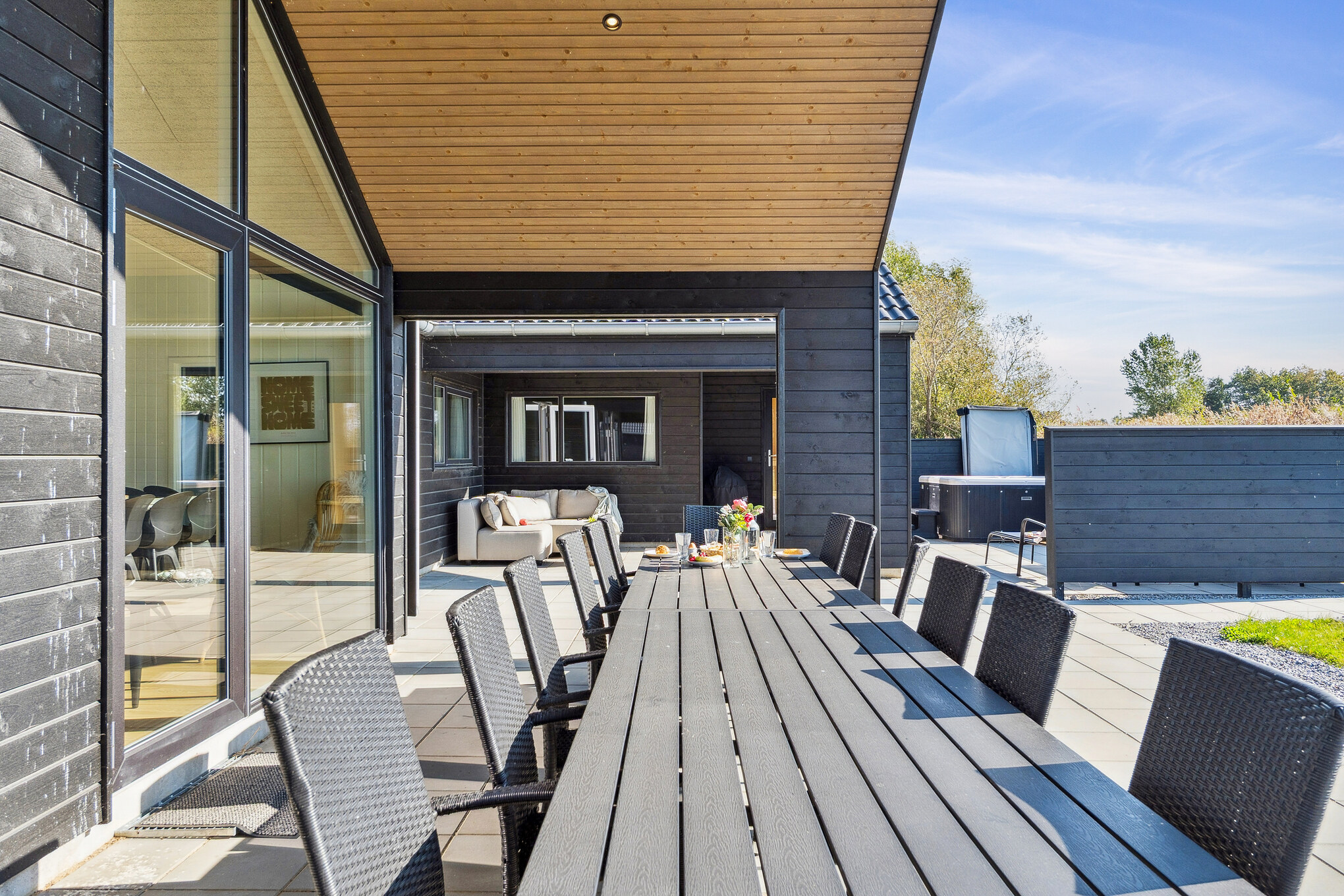 Stor terrasse ved luksushus nr. 617 i Fyn og øer.