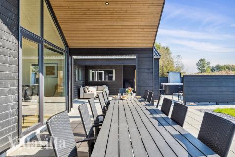 Stor terrasse ved luksushus nr. 617 i Fyn og øer.