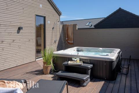 Nyd varmen i spaen i luksushus nr. 593 i Sydjylland