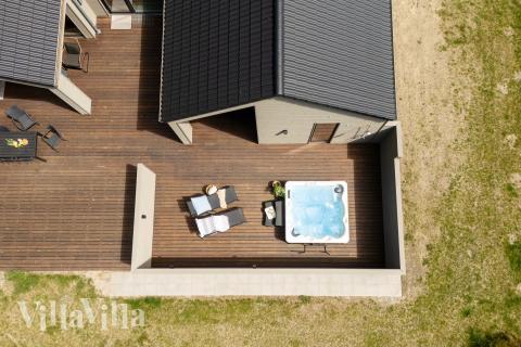 Flot sommerhus nr. 593 med god plads til op til 14 personer