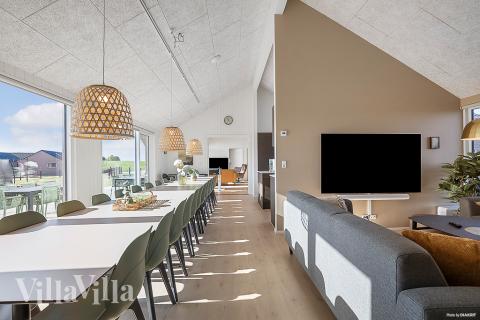 Det store lyse opholdrum i luksushus nr. 901 til 24.