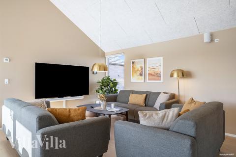 Sofahjørnet i luksushus 901 i Fyn og øer.