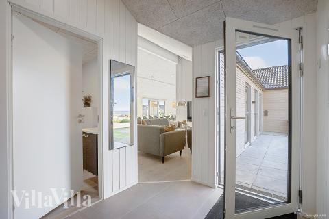 Den rummelige entre i luksushus nr. 901 i Fyn og øer