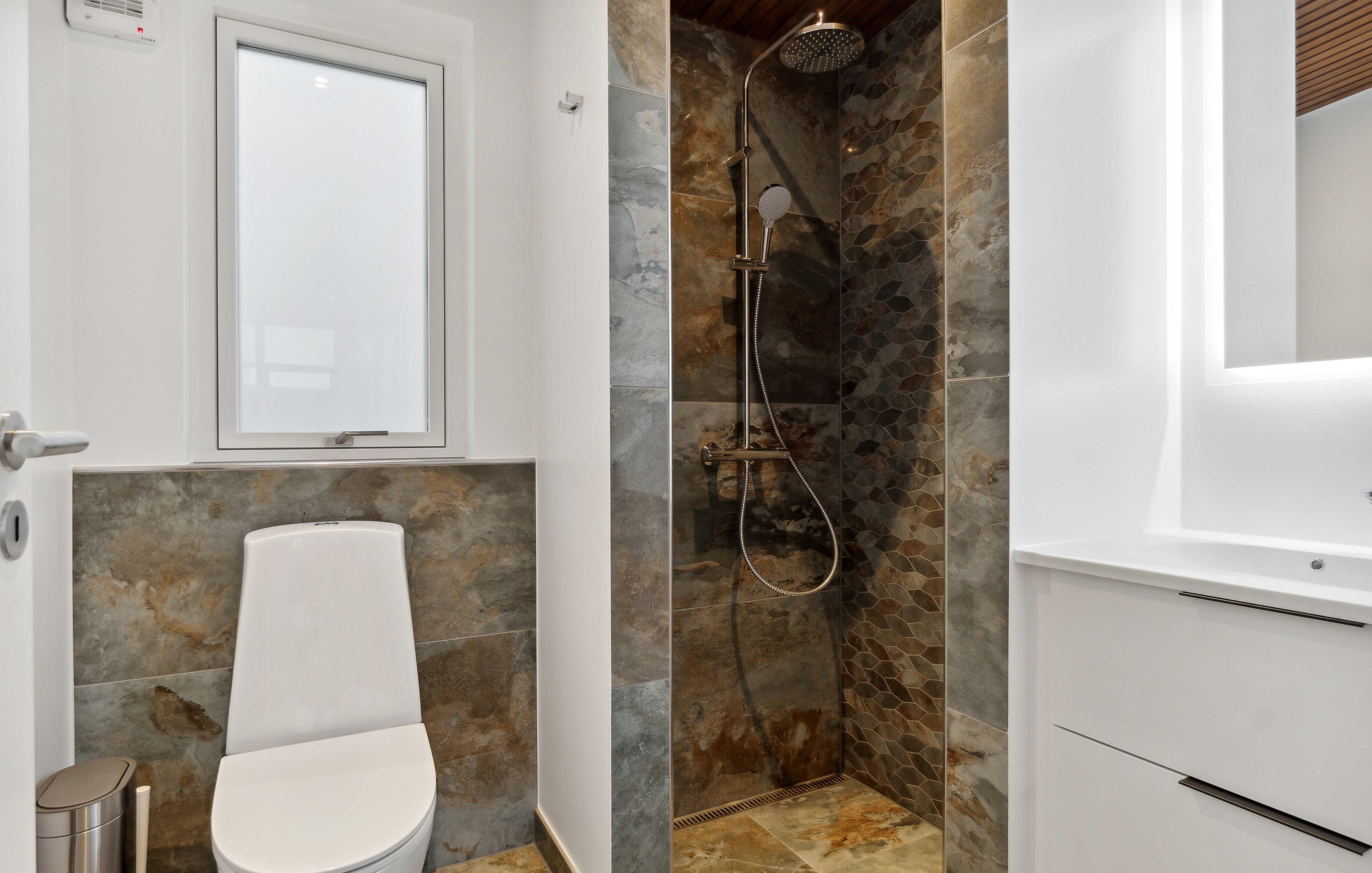 Ét af badeværelserne i luksushus nr. 936