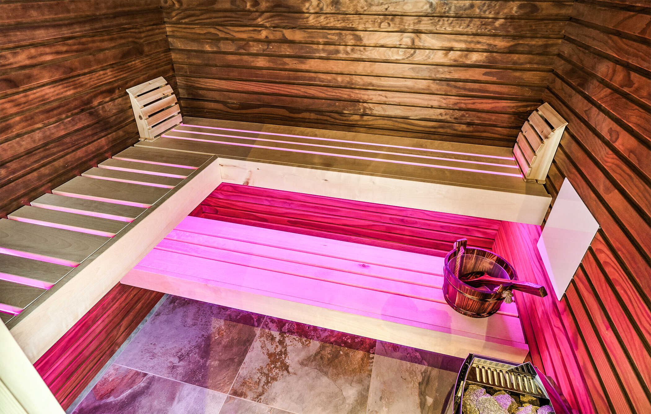 Nyd varmen i saunaen i luksushus nr. 936 til 10 personer