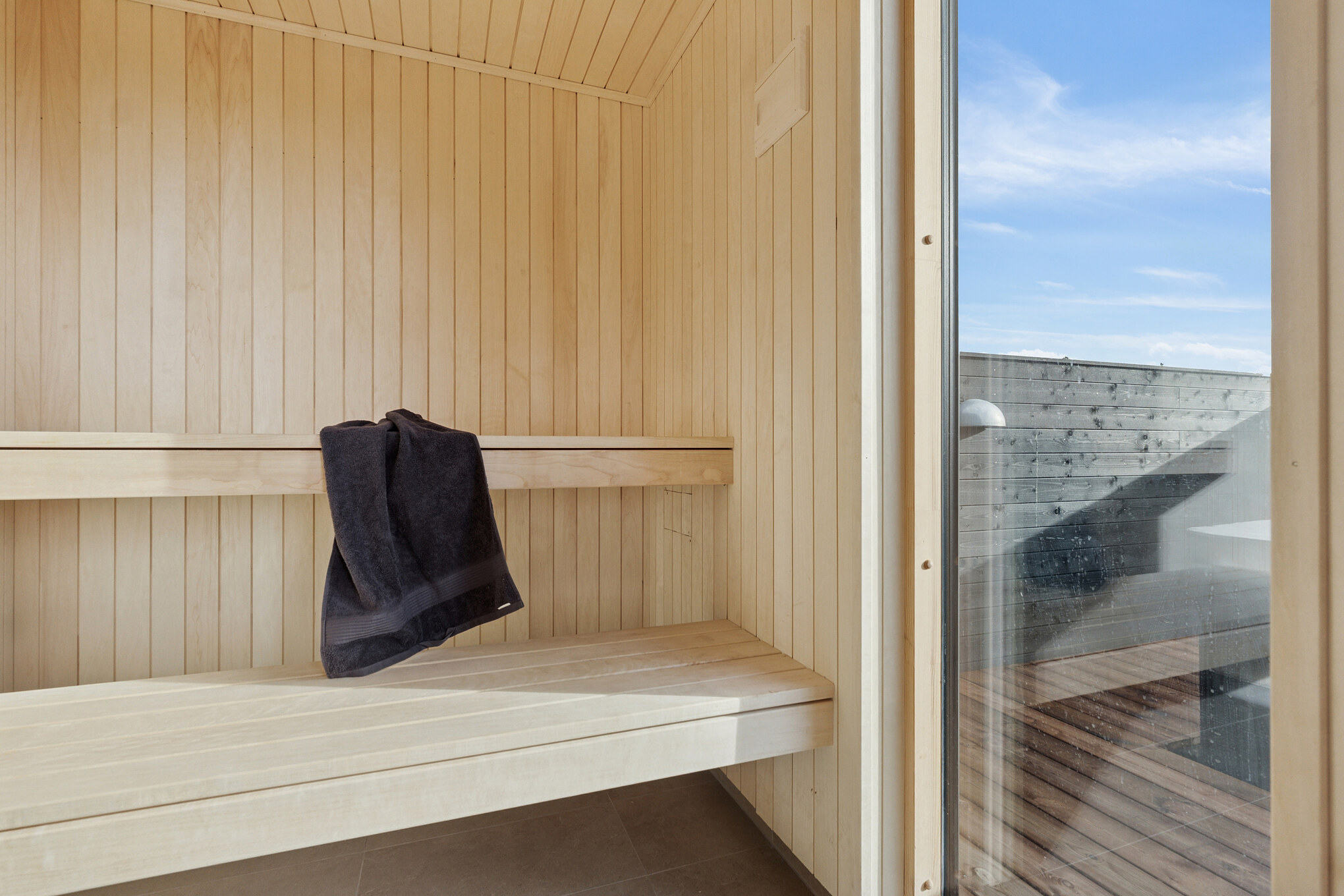 Nyd varmen i saunaen i luksushus nr. 902 til 18 personer