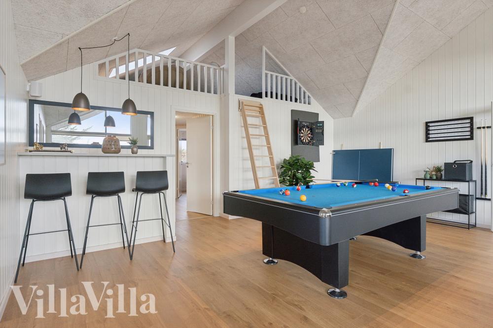 Ud over de mange timer, man kan bruge i husets pool-afdeling, så byder luksushus 902 også på billard/bordtennis og dart
