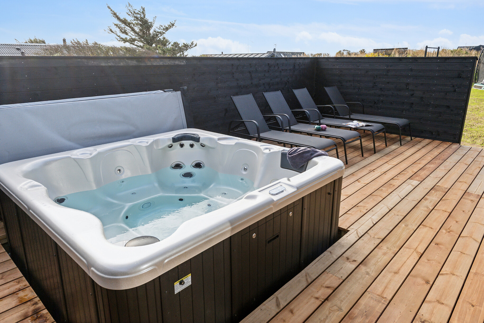 Nyd varmen i spaen i luksushus nr. 902 i Nordjylland