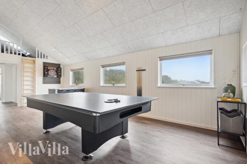 Ud over de mange timer, man kan bruge i husets pool-afdeling, så byder luksushus 918 også på billard/bordtennis og dart