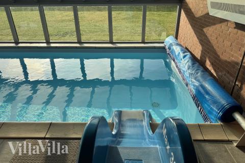 Den lækre pool i luksushuse nr. 688 til 26 personer