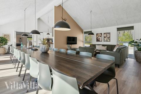 Det store lyse opholdrum i luksushus nr. 913 til 24.