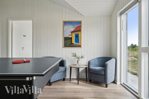 Luksushus 935 til 10 personer byder på et stort aktivitetsrum med bl.a. billard og dart