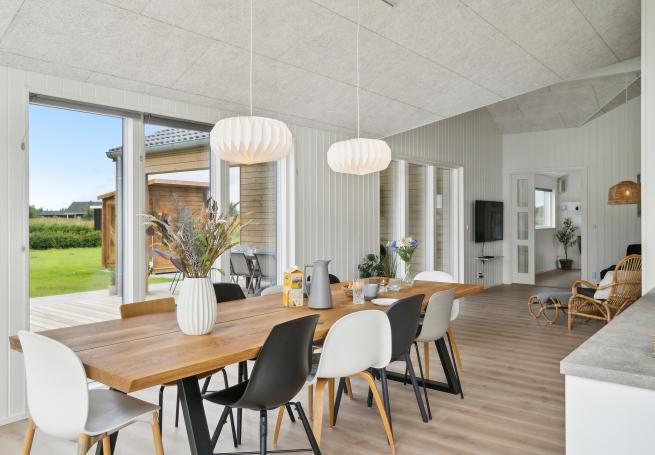 Det store lyse opholdrum i luksushus nr. 935 til 10.