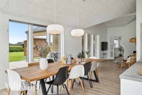 Det store lyse opholdrum i luksushus nr. 935 til 10.